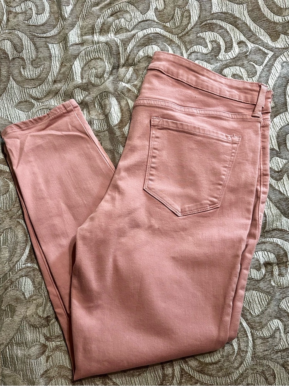 Old Navy Rockstar Women’s Mid-Rise Pink Skinny Jeans